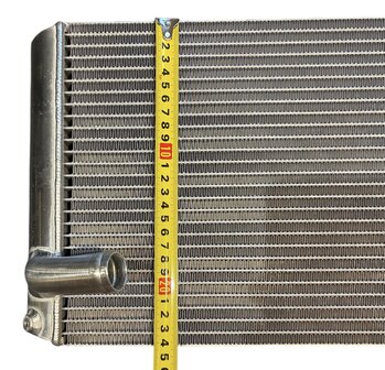 LC F1 water radiator