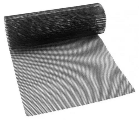 Mesh to protect the radiator 6mm x 12mm / 100cm x 33cm (black)