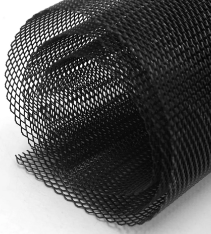 Mesh to protect the radiator 3mm x 6mm / 100cm x 33cm (black)