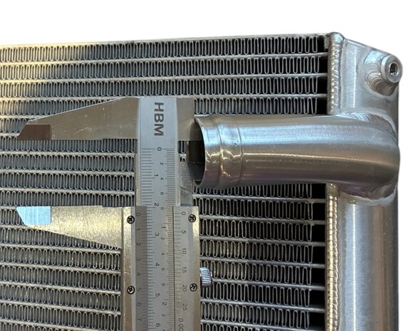 LC F1 water radiator